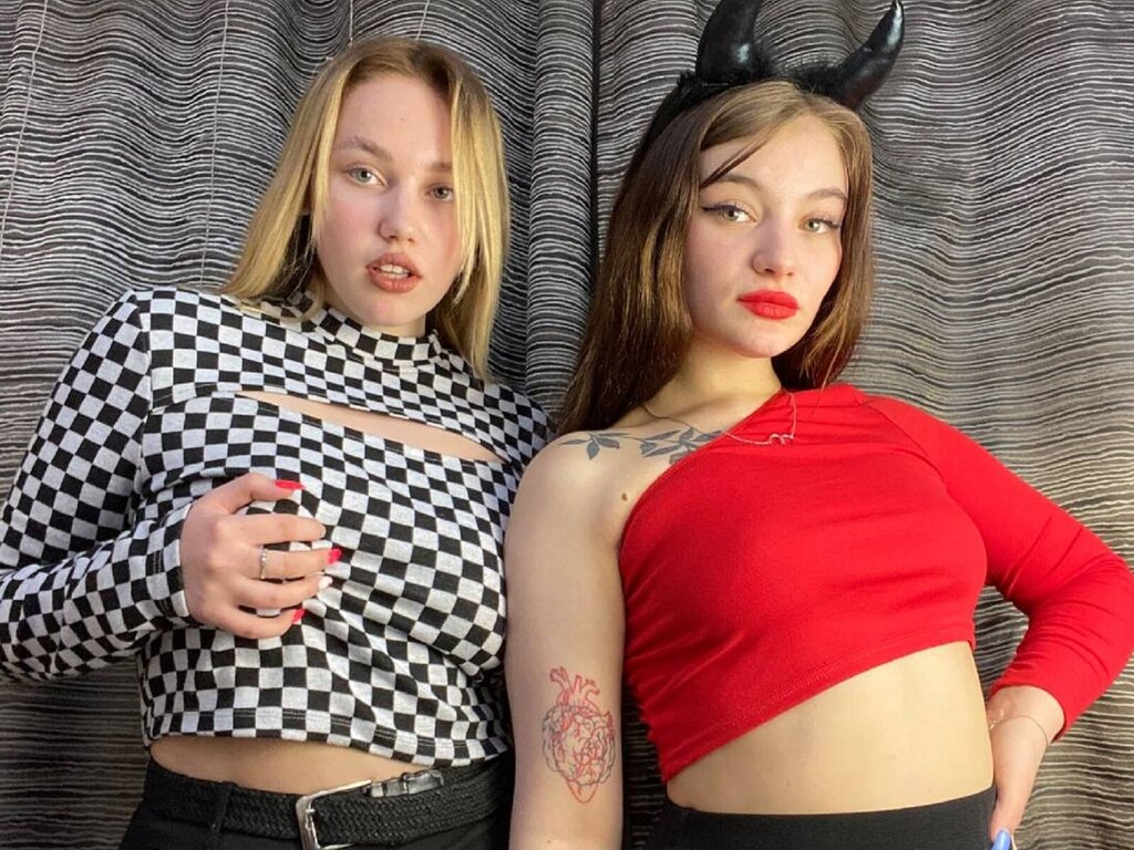 Free AmberandMia Fuck Recording